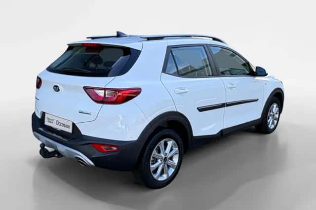 Kia Stonic (2021) thumbnail 3