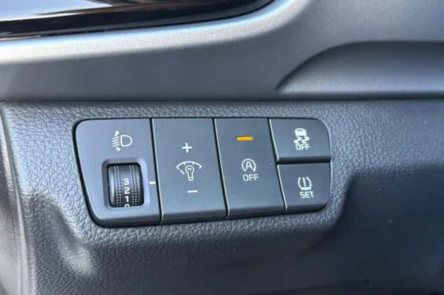 Kia Stonic (2021) thumbnail 22