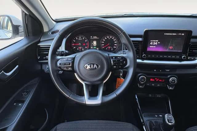 Kia Stonic (2021) thumbnail 9