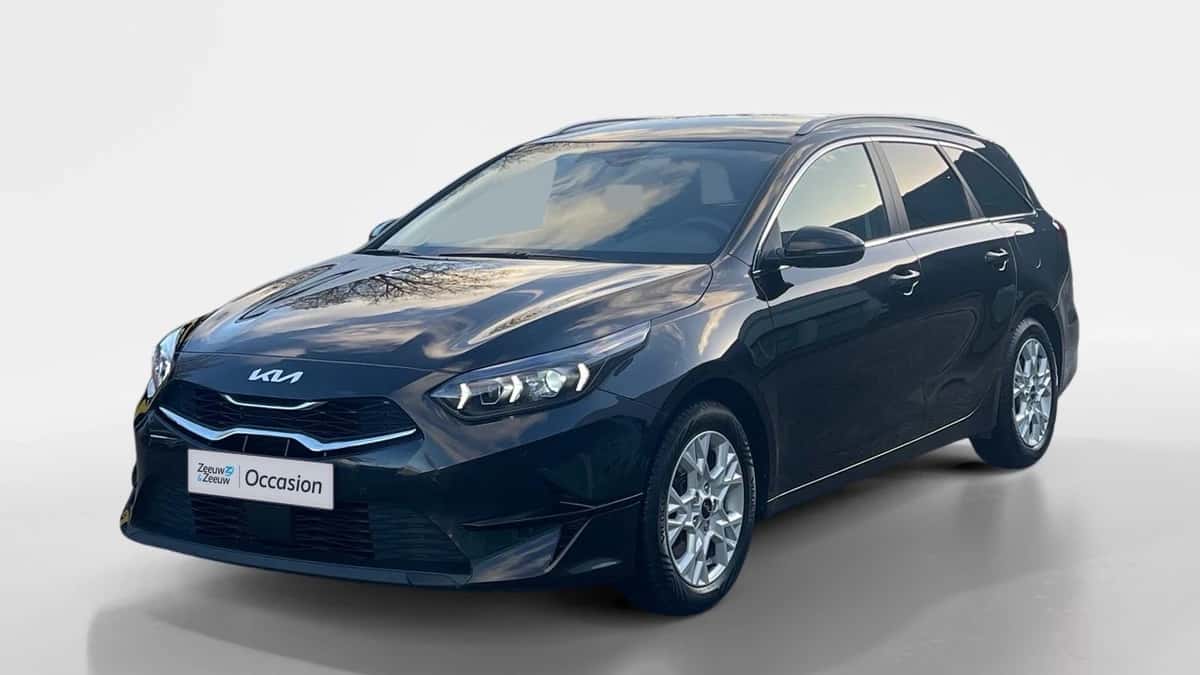 Kia Ceed Sportswagon (2024) — foto 1