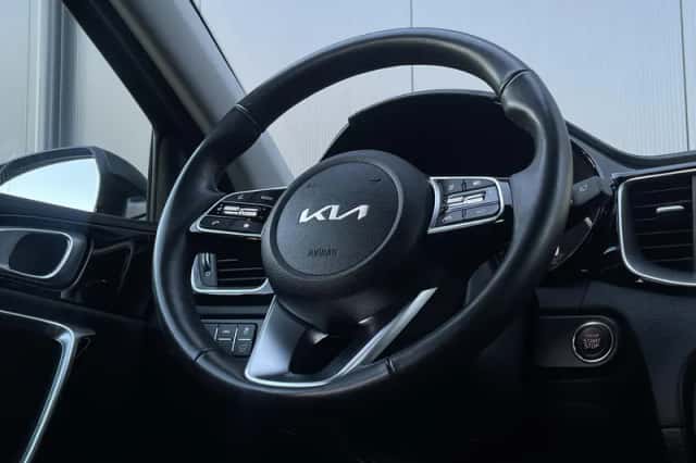 Kia Ceed Sportswagon (2024) thumbnail 12