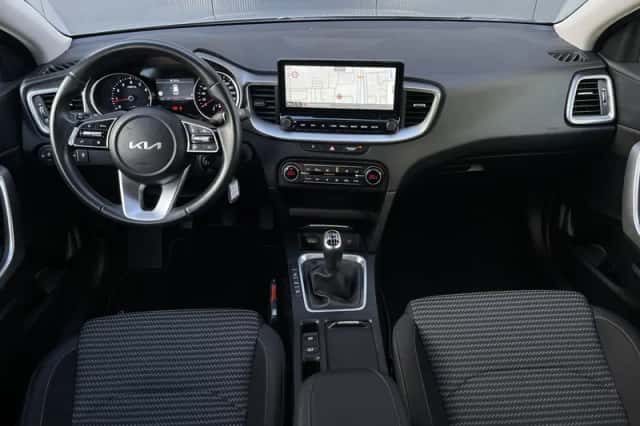 Kia Ceed Sportswagon (2024) thumbnail 17