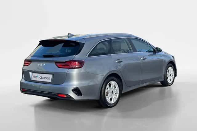 Kia Ceed Sportswagon (2024) thumbnail 5