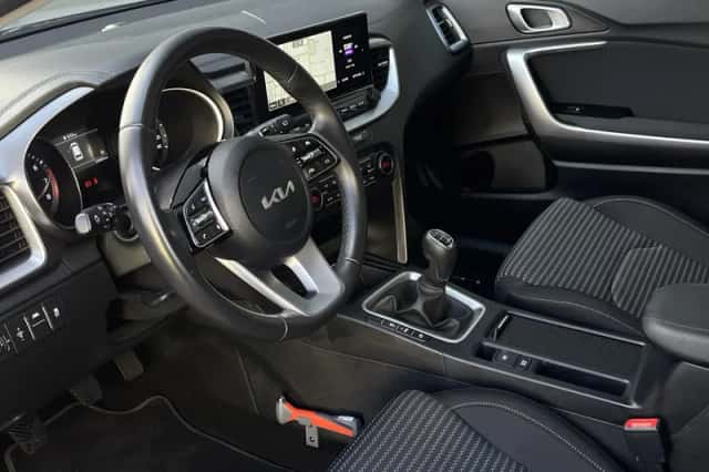 Kia Ceed Sportswagon (2024) thumbnail 9
