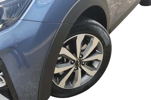 Kia Stonic (2025) thumbnail 2