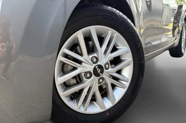 Kia Picanto (2023) thumbnail 2