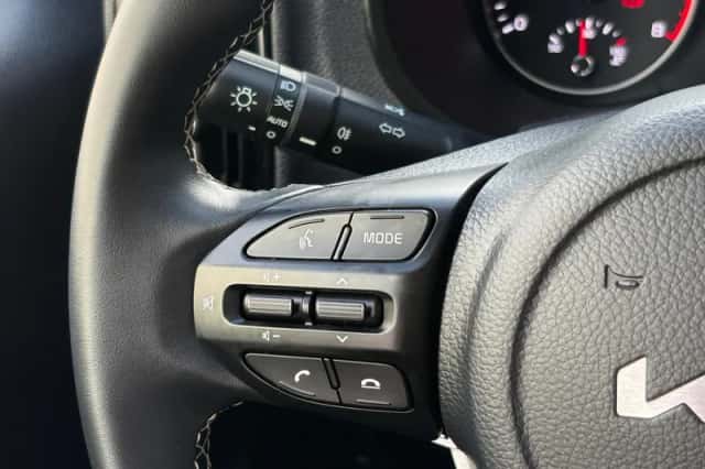 Kia Picanto (2023) thumbnail 14