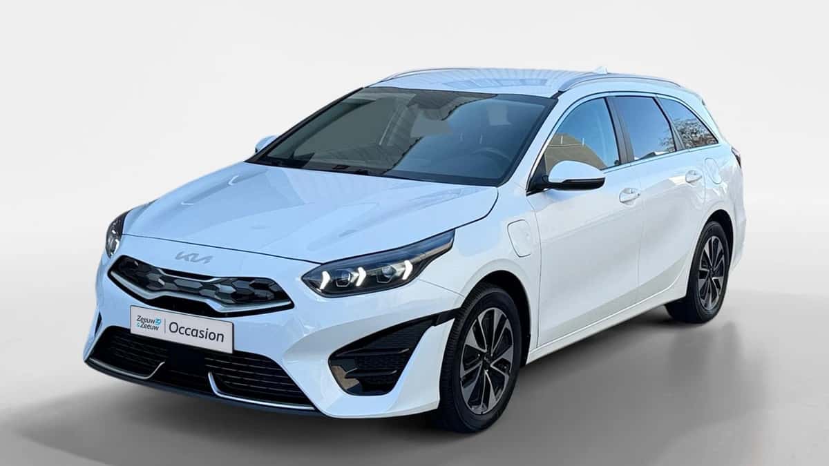 Kia Ceed Sportswagon (2024) — foto 1