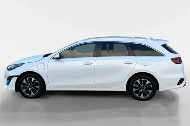 Kia Ceed Sportswagon (2024) thumbnail 3