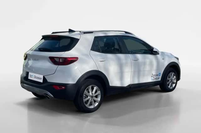 Kia Stonic (2025) thumbnail 5