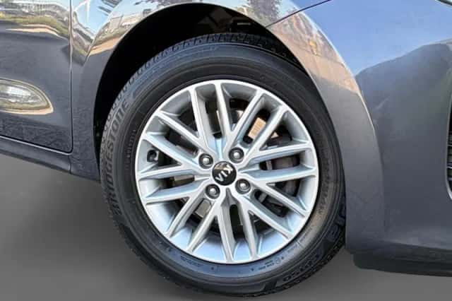 Kia Rio (2020) thumbnail 3
