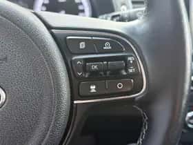 Kia Niro (2017) thumbnail 17