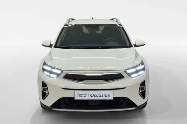 Kia Stonic (2024) thumbnail 3