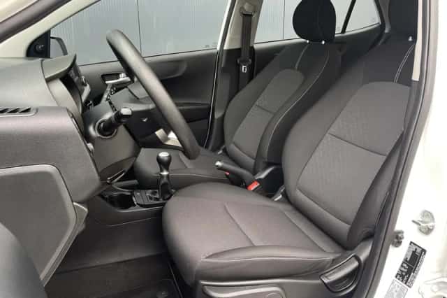 Kia Picanto (2023) thumbnail 21
