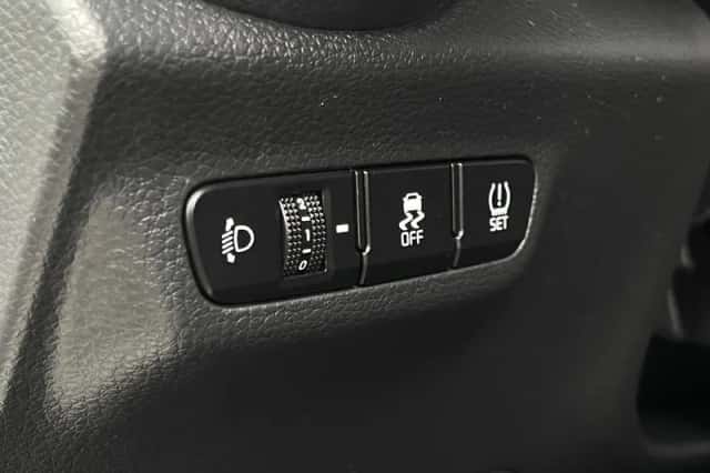Kia Picanto (2023) thumbnail 23