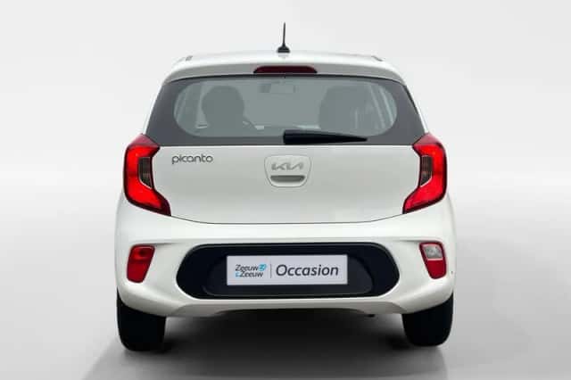 Kia Picanto (2023) thumbnail 4