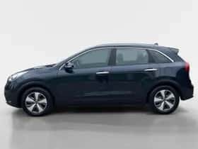 Kia Niro (2016) thumbnail 2