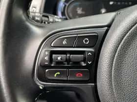 Kia Niro (2016) thumbnail 14