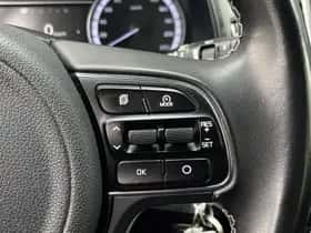 Kia Niro (2016) thumbnail 15