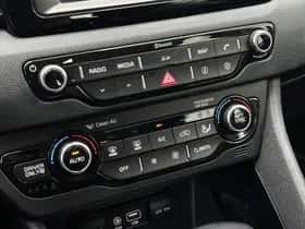 Kia Niro (2016) thumbnail 19