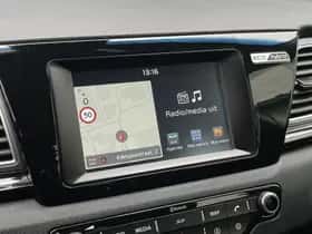 Kia Niro (2016) thumbnail 22