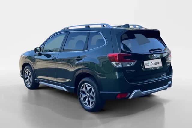 Subaru Forester (2023) thumbnail 3