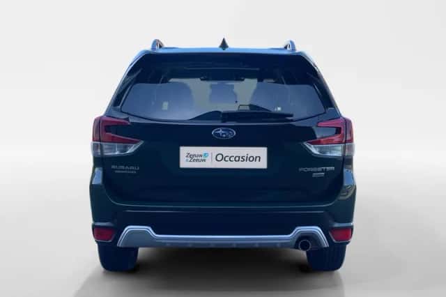 Subaru Forester (2023) thumbnail 4