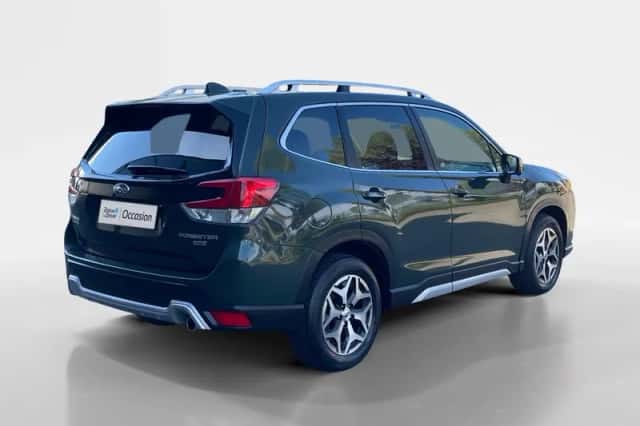 Subaru Forester (2023) thumbnail 5