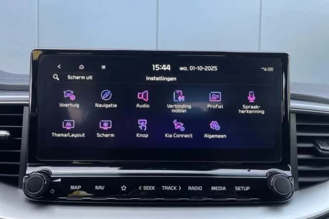Kia Ceed (2024) thumbnail 24