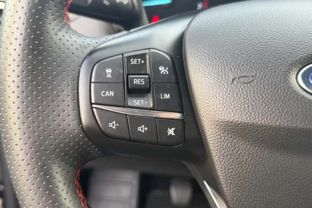 Ford Focus (2021) thumbnail 16