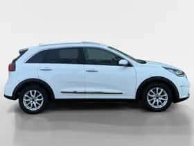 Kia Niro (2017) thumbnail 7