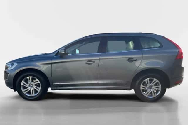 Volvo XC60 (2016) thumbnail 2