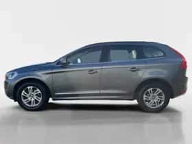 Volvo XC60 (2016) thumbnail 2