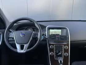 Volvo XC60 (2016) thumbnail 12