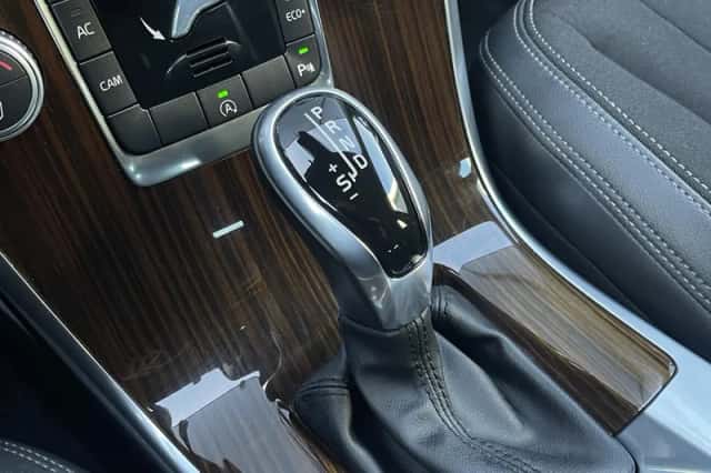 Volvo XC60 (2016) thumbnail 13