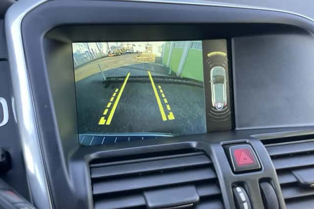 Volvo XC60 (2016) thumbnail 16