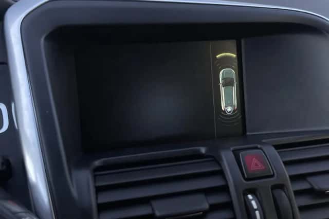 Volvo XC60 (2016) thumbnail 17