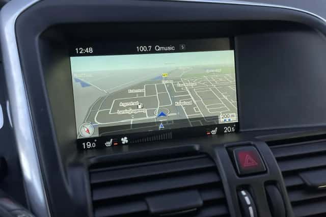 Volvo XC60 (2016) thumbnail 18