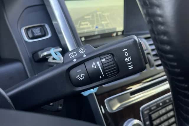 Volvo XC60 (2016) thumbnail 19