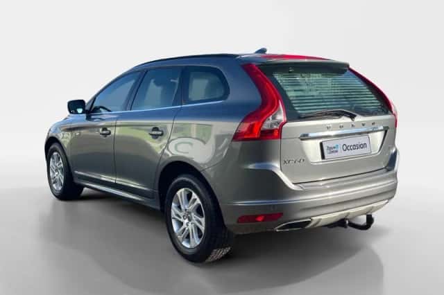 Volvo XC60 (2016) thumbnail 3