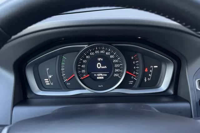 Volvo XC60 (2016) thumbnail 24
