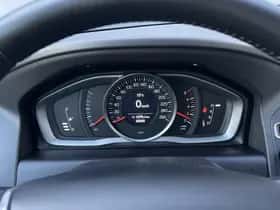Volvo XC60 (2016) thumbnail 24