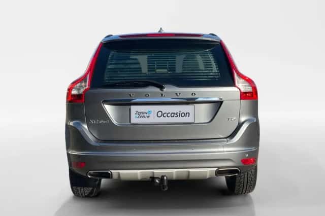 Volvo XC60 (2016) thumbnail 4