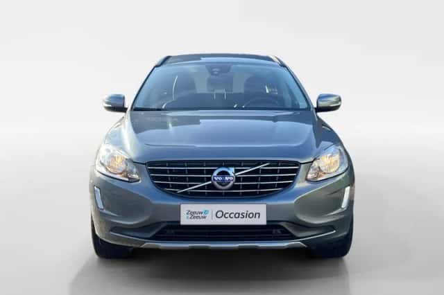 Volvo XC60 (2016) thumbnail 8