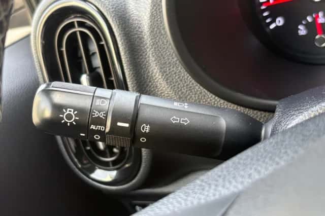 Kia Picanto (2020) thumbnail 16