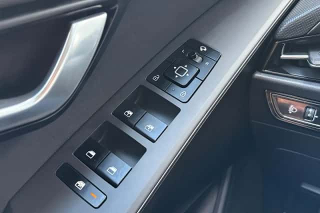 Kia Niro (2024) thumbnail 23