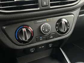 Hyundai i10 (2024) thumbnail 25