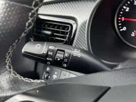 Kia Rio (2023) thumbnail 16