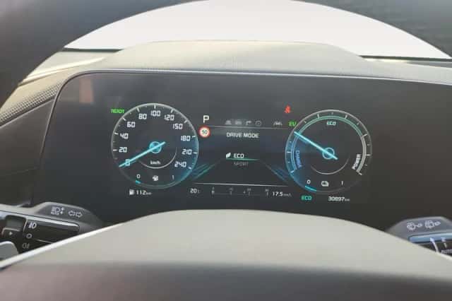 Kia Niro (2023) thumbnail 16