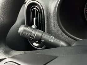 Kia Picanto (2023) thumbnail 18